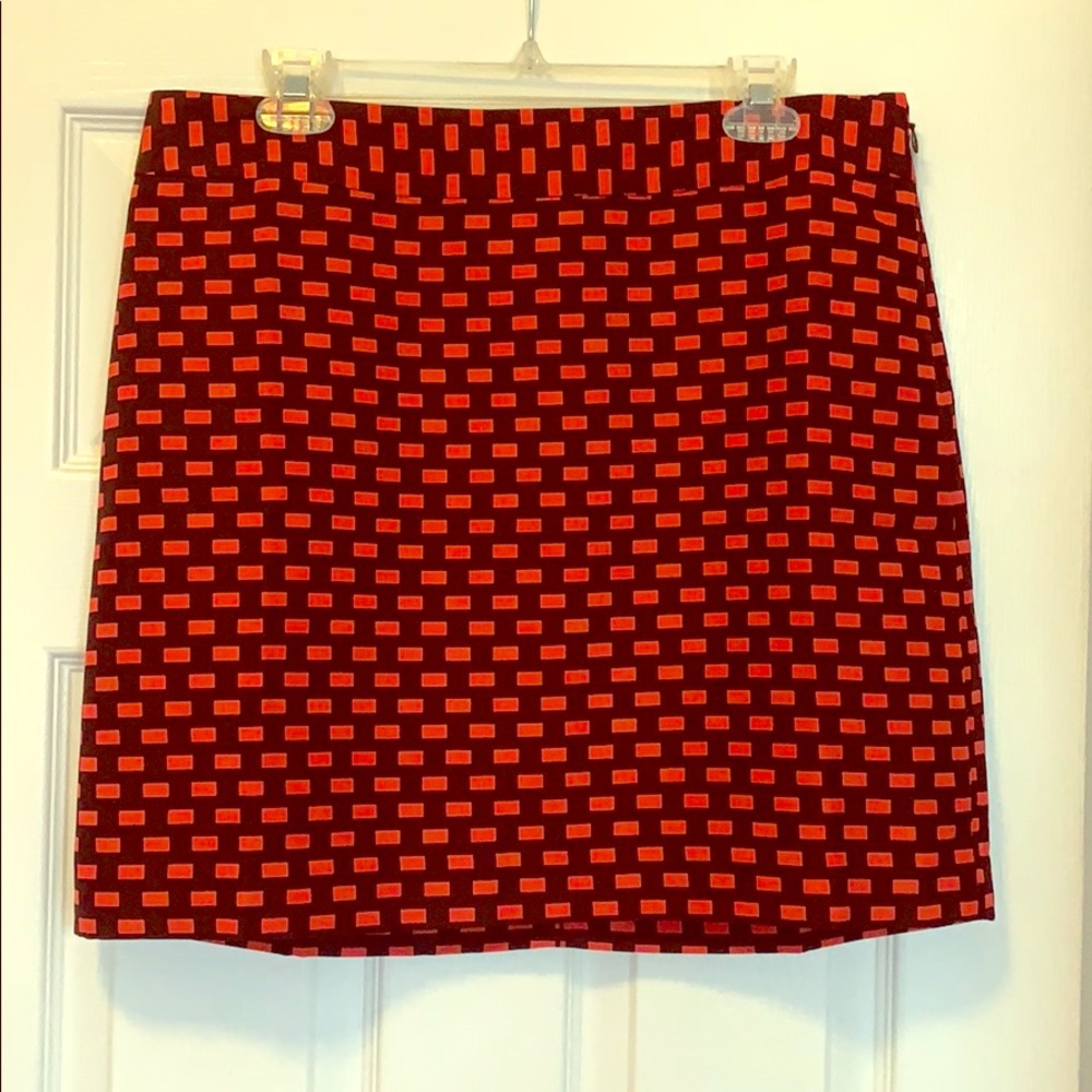 PRICE DROP! NWOT NEVER worn Loft skirt